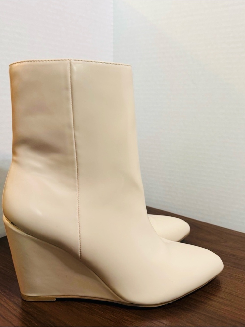 SALE!! Dolce Vita Cream Wedge Ankle Boots size 7
